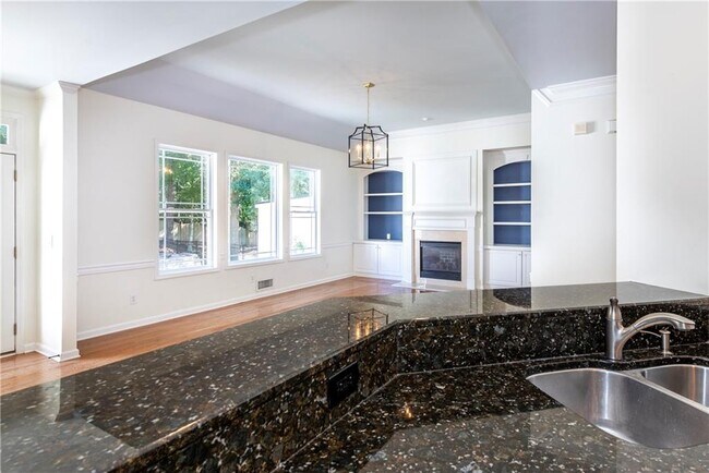 Foto del edificio - 5707 Community Ln