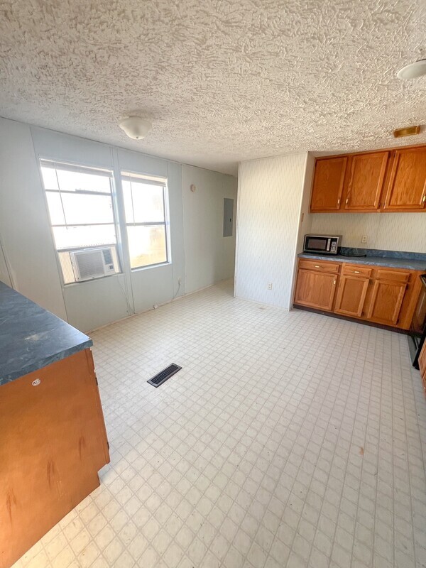 Building Photo - 2496 US-98