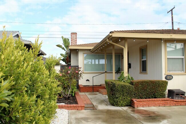 Foto del edificio - 13716 Purche Ave