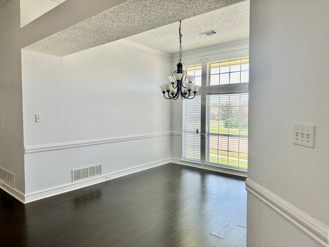 Foto del edificio - 1301 Royal Palm Ln