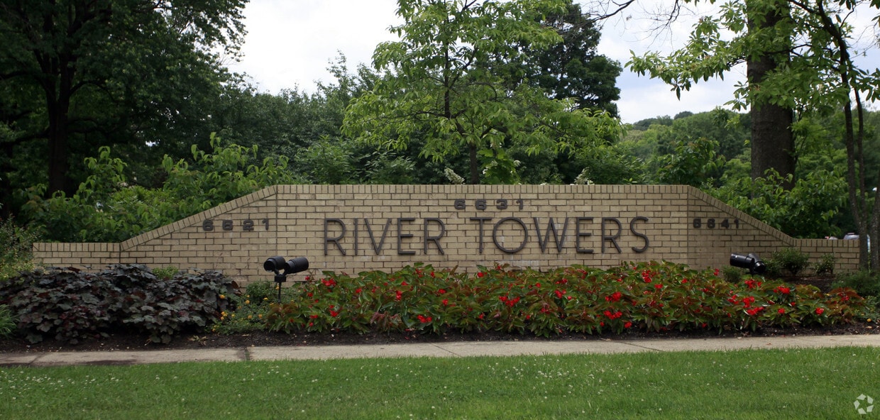 River Towers Apartments Alexandria, VA