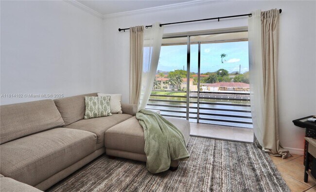 Foto del edificio - 2880 NE 203rd St