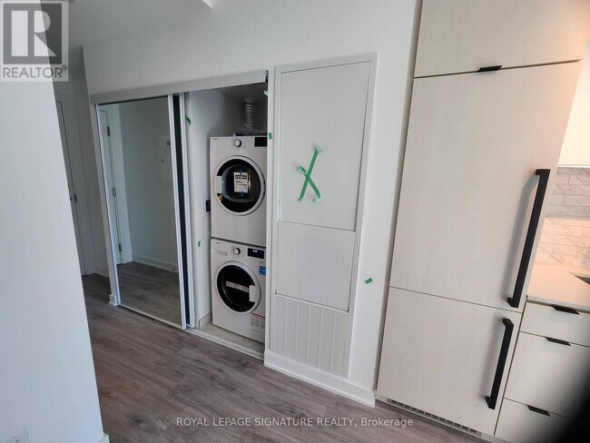 Photo du bâtiment - 252 Church St