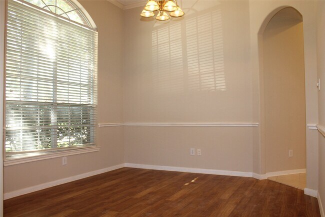 Foto del edificio - 3623 Chatwood Dr