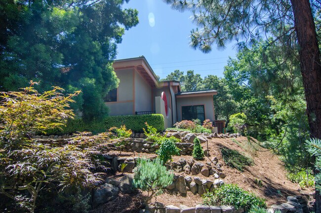 Foto del edificio - Beautifully Updated Private Guest House wi...
