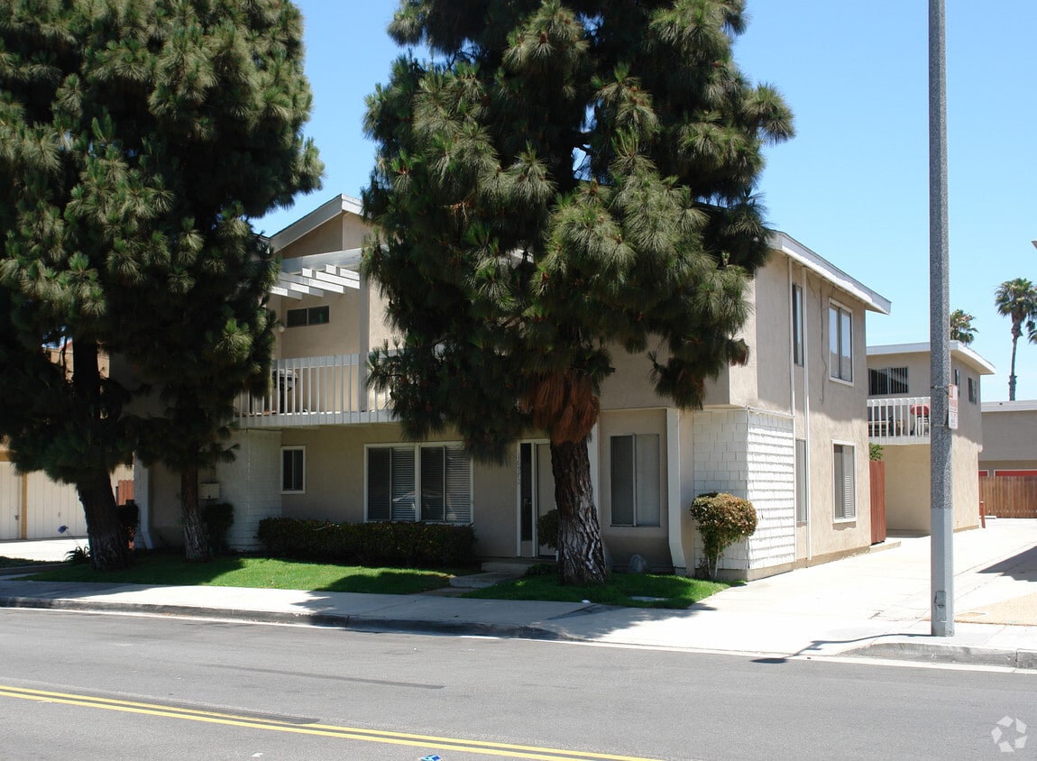 Primary Photo - 16972 Lynn Lane