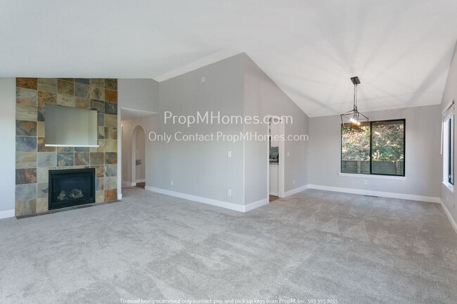 Building Photo - 3460 SE Aldercrest Rd