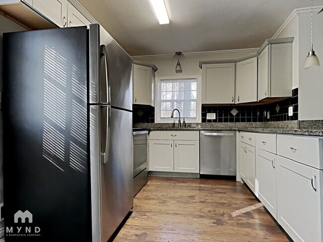 Foto del edificio - 4811 McAlpine Ln