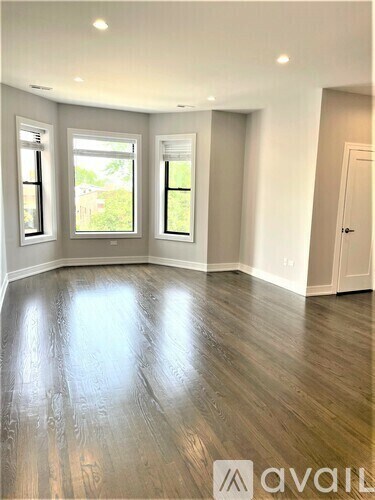 Foto del edificio - 1455 W Farragut Ave