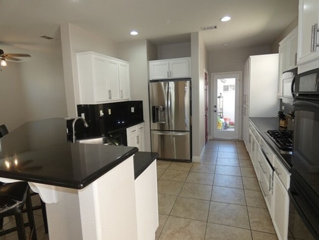 Building Photo - Spacious 4 Bedroom Home In Arborwalk