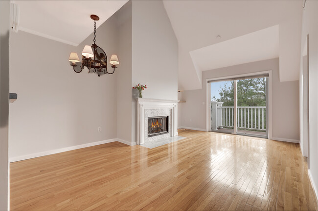 Building Photo - 51 Forest Ave