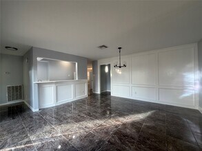 Building Photo - 15306 La Paloma Dr