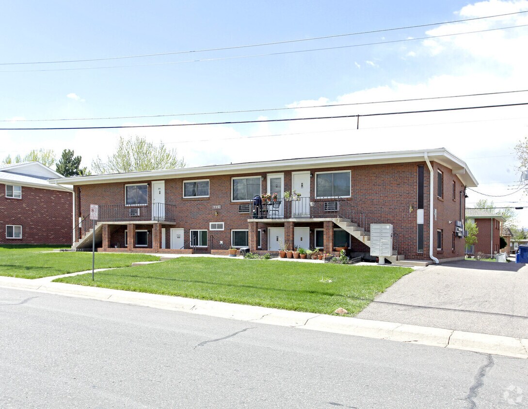 Foto principal - 5331 S Delaware St