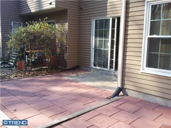 Foto del edificio - 411 Jamestown Ct