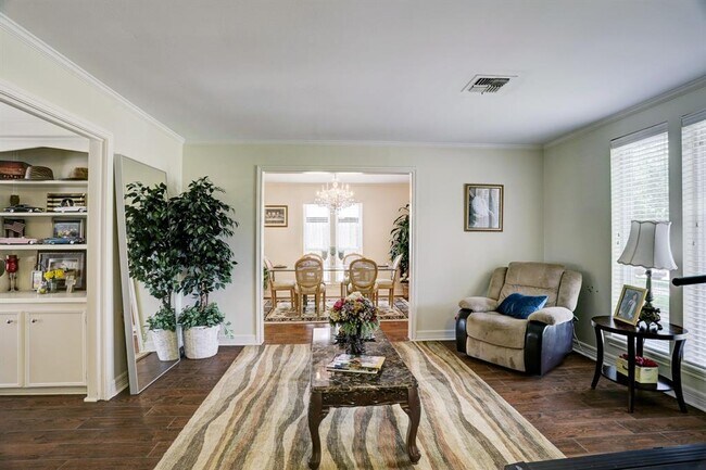 Foto del edificio - 12027 Riverview Dr