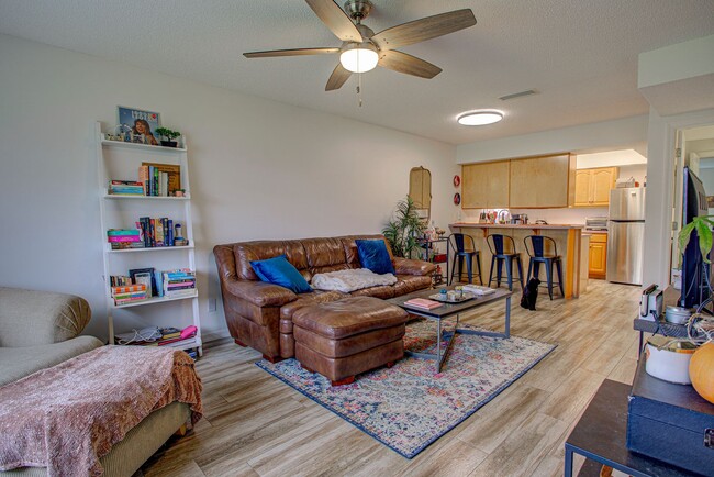 Building Photo - Great Beach Rental
