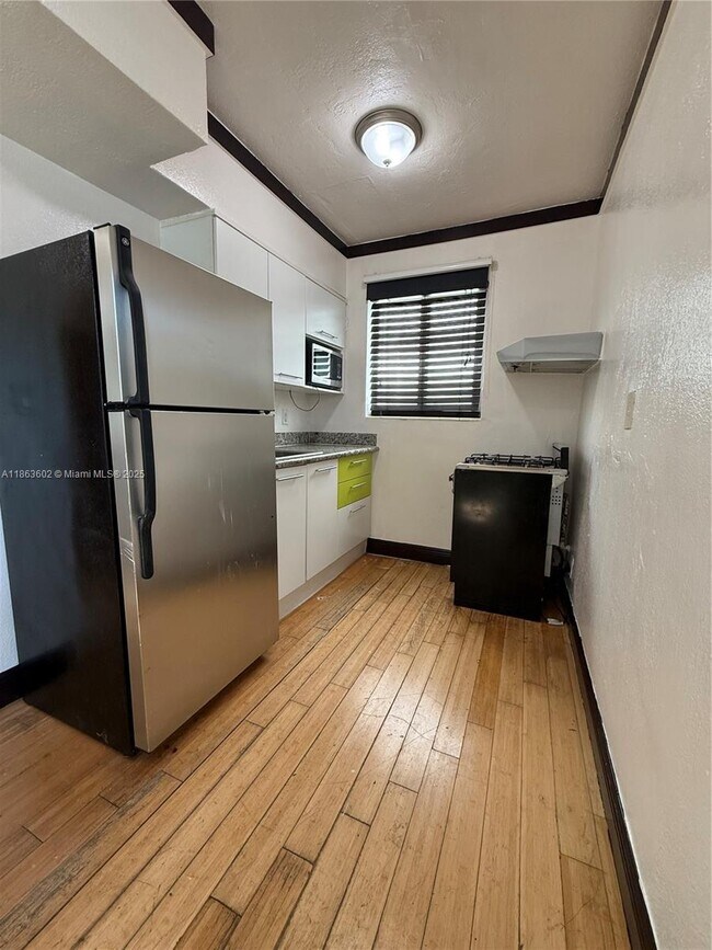 Building Photo - 1524 Lenox Ave.