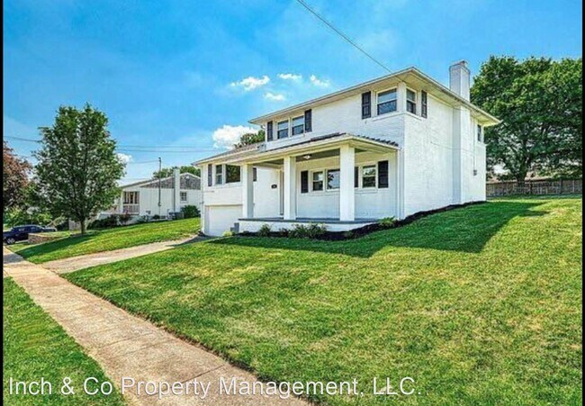 Foto del edificio - 4 br, 1.5 bath House - 113 Pine Hollow Rd