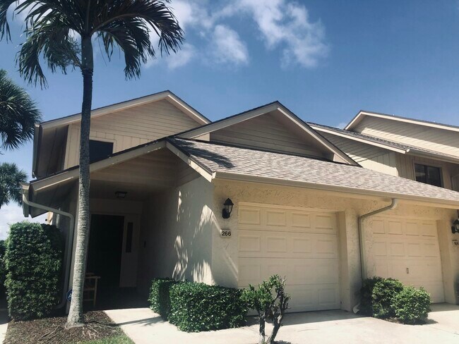 Foto del edificio - 16913 Waterbend Dr
