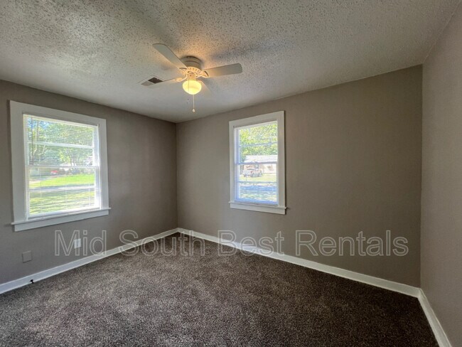 Building Photo - 3158 Madeline Cir