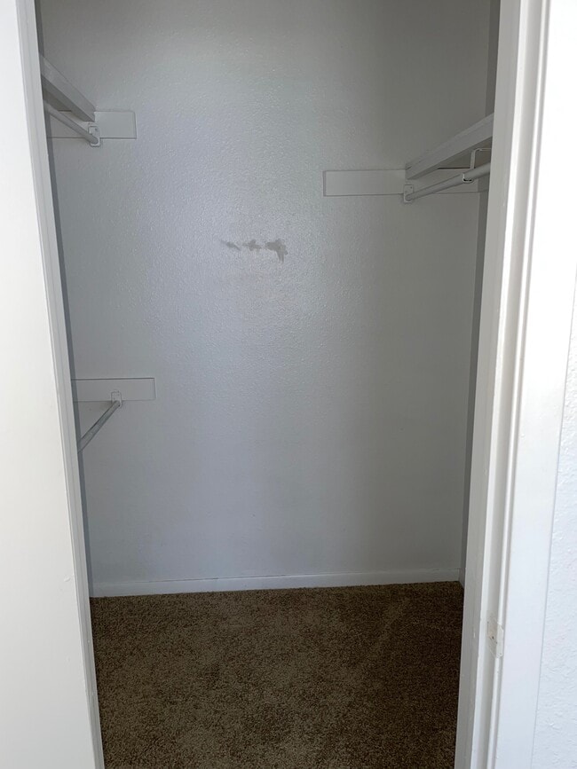 Foto del edificio - Lakeview Apartments