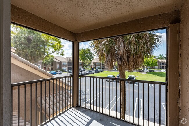 1BR, 1BA - 900SF - Breakers Premium - Balcony - Coral Falls