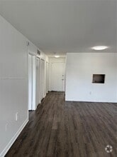 Building Photo - 528 Meridian Ave