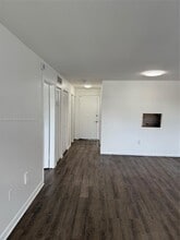 Building Photo - 528 Meridian Ave