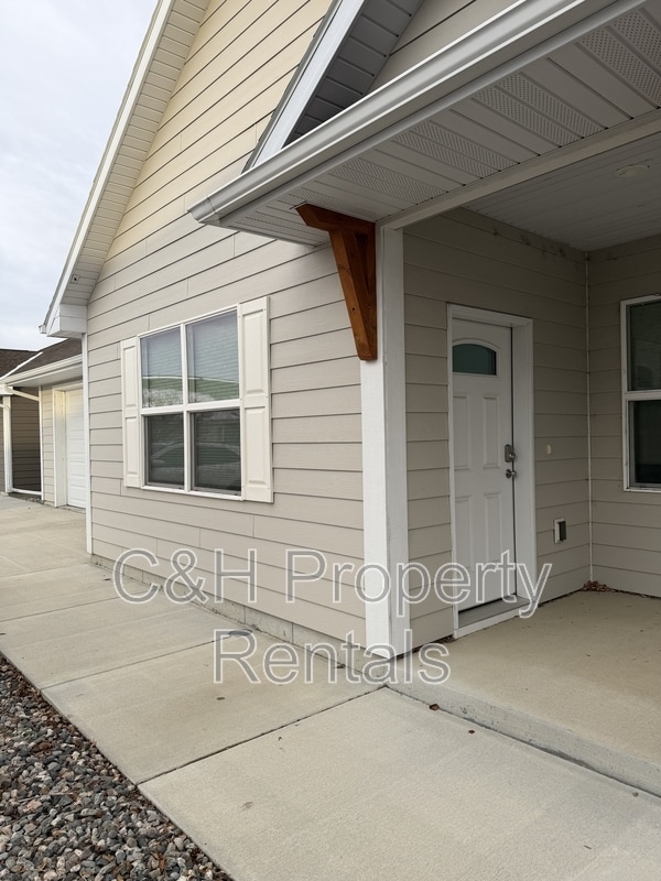 Building Photo - 1417 Harmony Ct