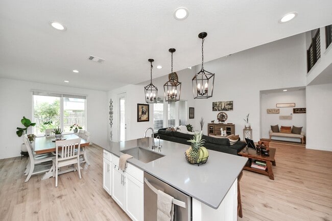 Building Photo - 21130 Almaco Dr