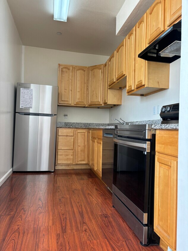 kitchen - 2445 Telegraph Ave