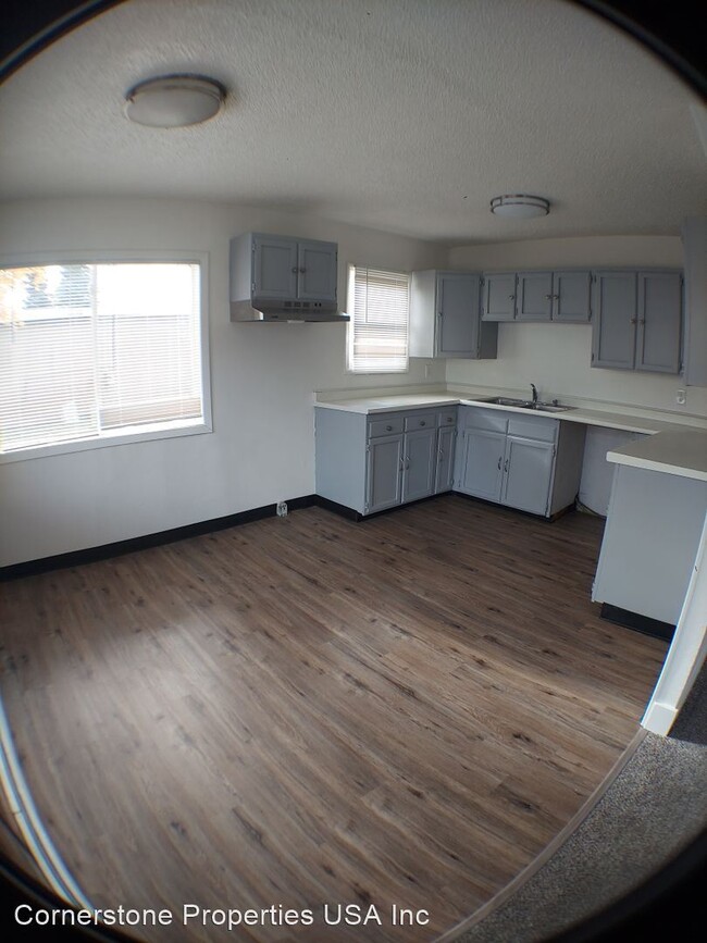 Building Photo - 4 br, 1.5 bath House - 8030 Boundary Ave