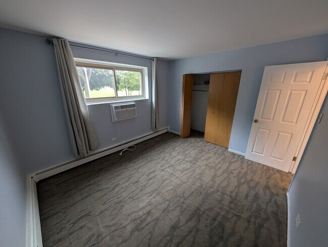 Building Photo - 4939 S Dorchester Ave