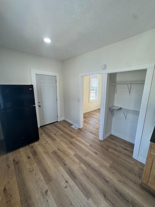 Foto del edificio - 707 N Prairie St