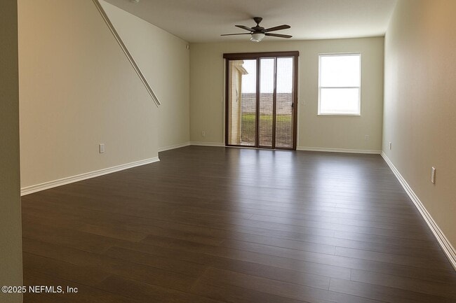 Foto del edificio - 5933 Bartram Village Dr