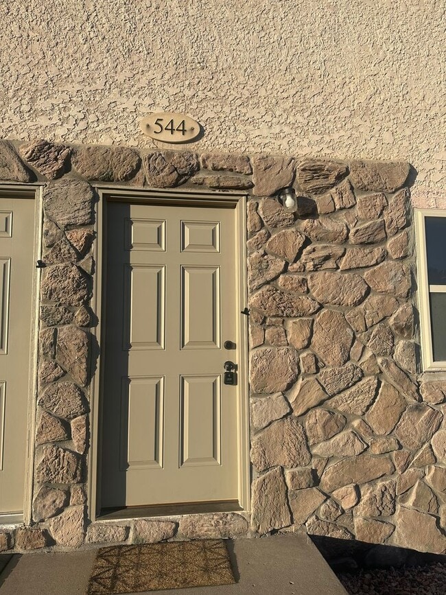 Building Photo - 544 W 42nd St