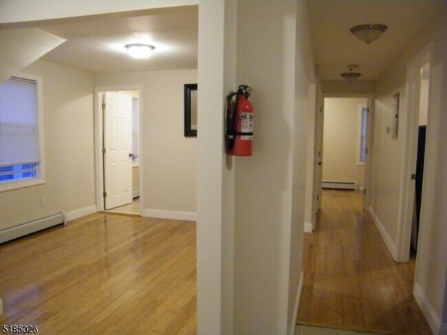 Foto del edificio - 1352 Camden Ct