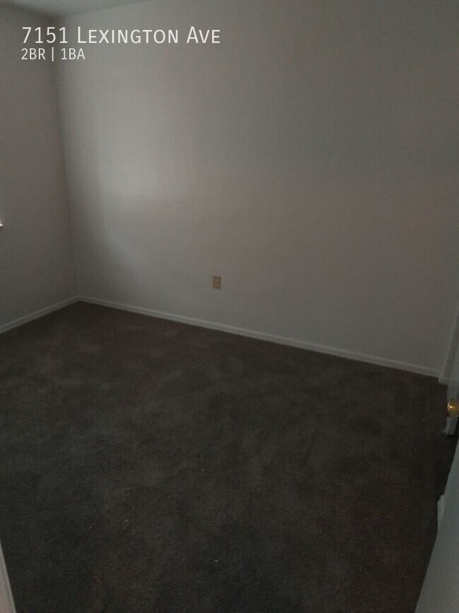 Building Photo - 2 Bedroom Apartment