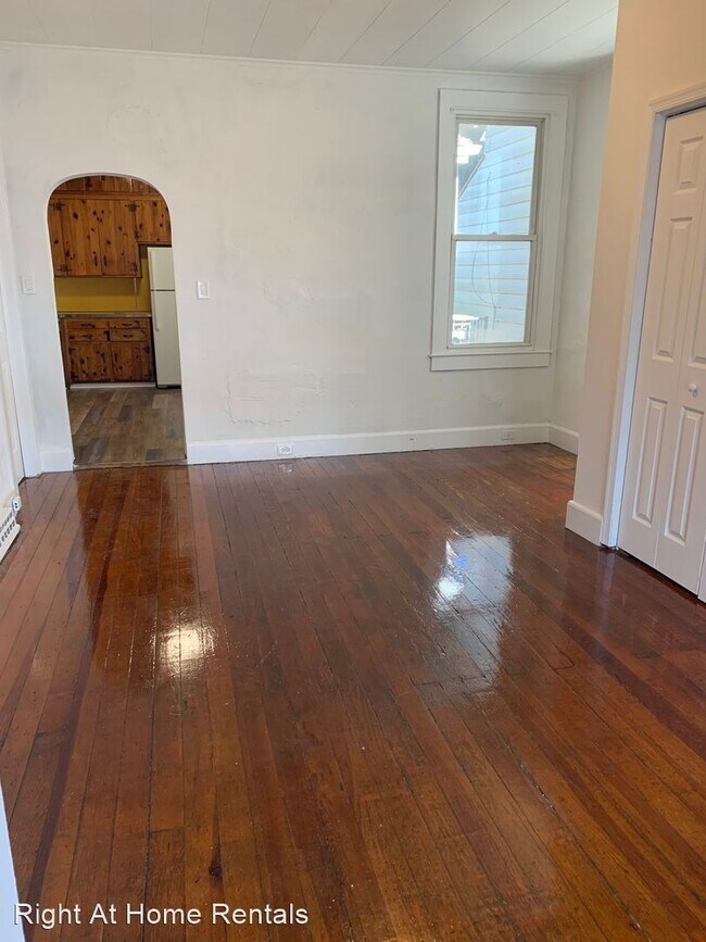 Foto del edificio - 3 br, 1.5 bath House - 905 Bushkill St