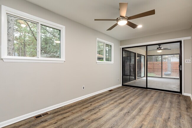 Building Photo - 1635 Longleaf Dr E