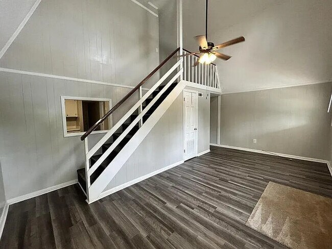 Foto del edificio - 120 Perry Ln