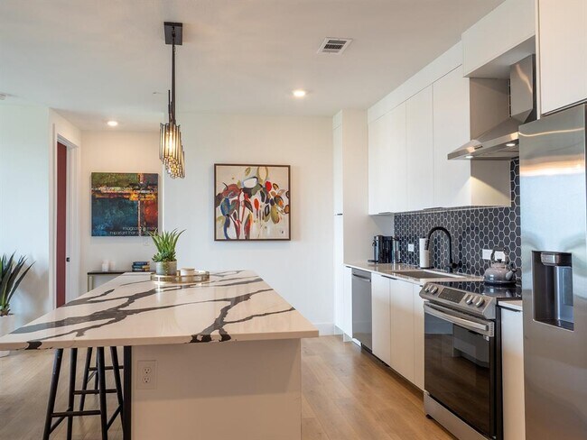 Building Photo - 1701 Simond Ave Ave