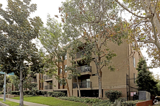 Building Photo - Burbank Gardens