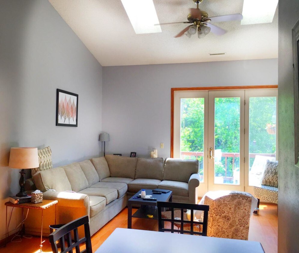 Foto principal - 4509 Foxwood Dr S