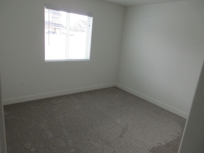 Foto del edificio - **Move-In Discount** 3 bed,  2 Bath, Twin Home - Newer Construction