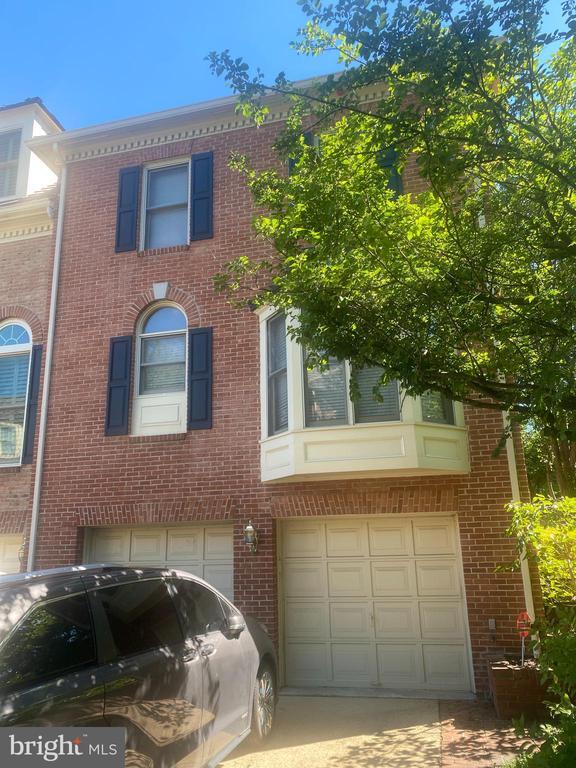 Foto del edificio - 6630 Hampton View Pl