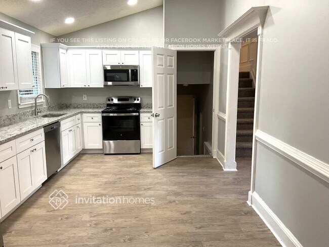 Foto del edificio - 1434 Riverwood Ct