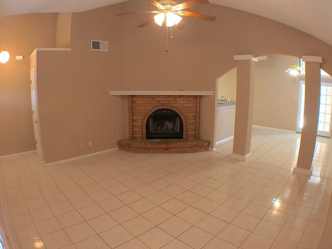 Foto del edificio - North Hills 3 Bed Refrig A/C!