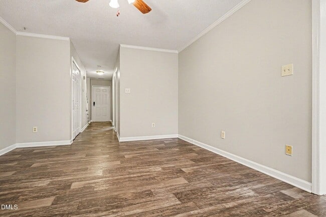 Building Photo - 110 Carriage House Trail