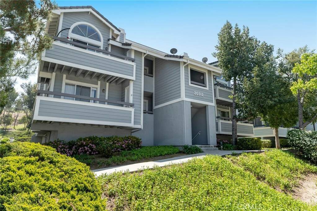 20321 Rue Crevier, Santa Clarita, CA 91351 Townhome Rentals in Santa